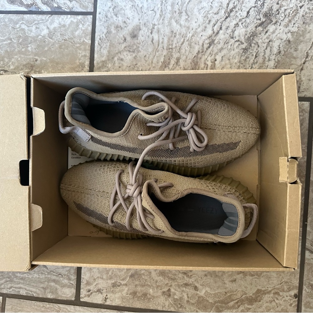 adidas Yeezy Boost 350 V2